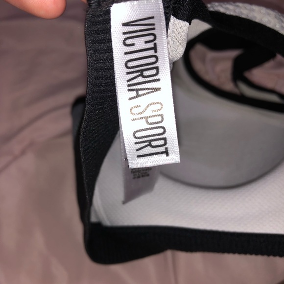 sports bra - Picture 6 of 7